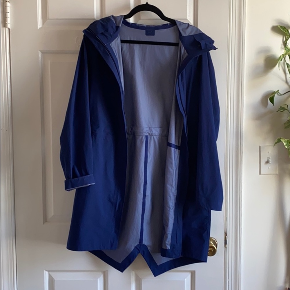 Lululemon rain haven jacket size 8